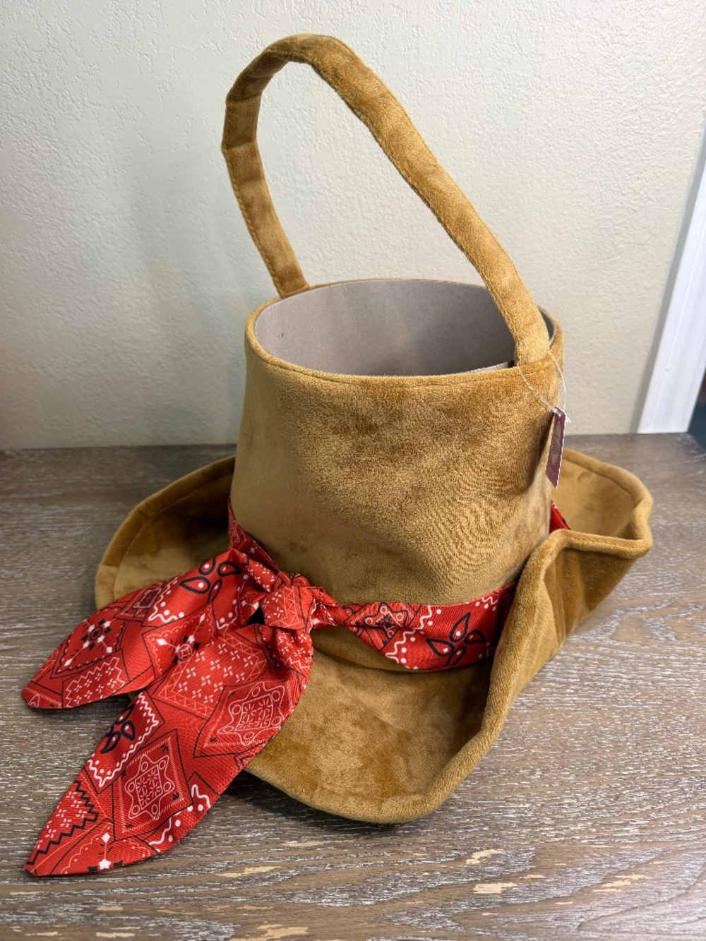 New HEB Cowboy Hat Easter Basket with Bandana- NWT
